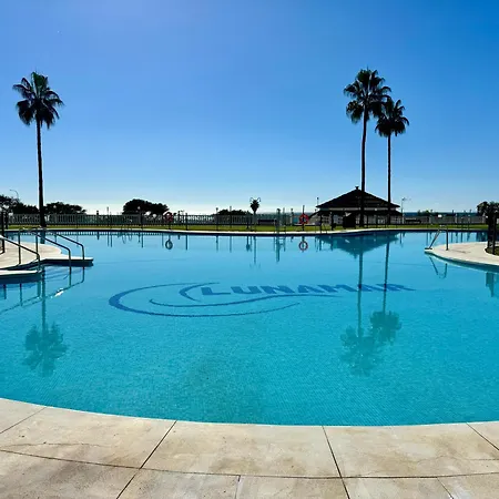 Lägenhet Lunamar Beachfront With Swimming Pool, Football, Tennis, Paddle And Basketball Courts - Eaw Homes Marbella