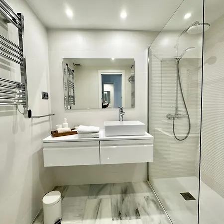 Lunamar Beachfront With Swimming Pool, Football, Tennis, Paddle And Basketball Courts - Eaw Homes 마르베야