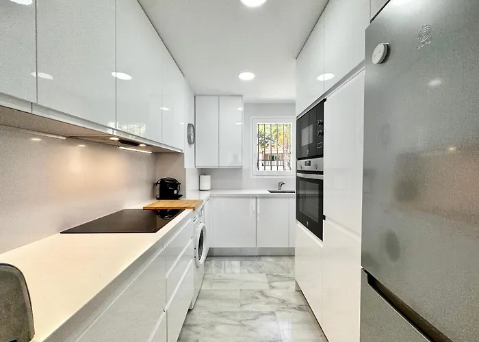 Διαμέρισμα Lunamar Beachfront With Swimming Pool, Football, Tennis, Paddle And Basketball Courts - Eaw Homes *