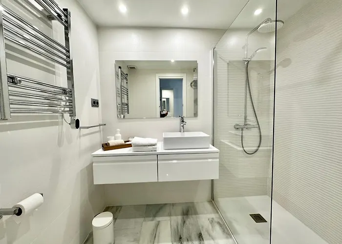 Lunamar Beachfront With Swimming Pool, Football, Tennis, Paddle And Basketball Courts - Eaw Homes Μαρμπέλλα