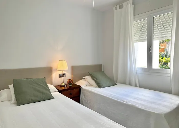 Lunamar Beachfront With Swimming Pool, Football, Tennis, Paddle And Basketball Courts - Eaw Homes Μαρμπέλλα