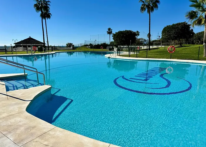 Lunamar Beachfront With Swimming Pool, Football, Tennis, Paddle And Basketball Courts - Eaw Homes * Marbella